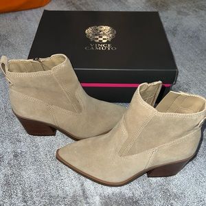 BRAND NEW Vince Camuto Booties Size 7.5
